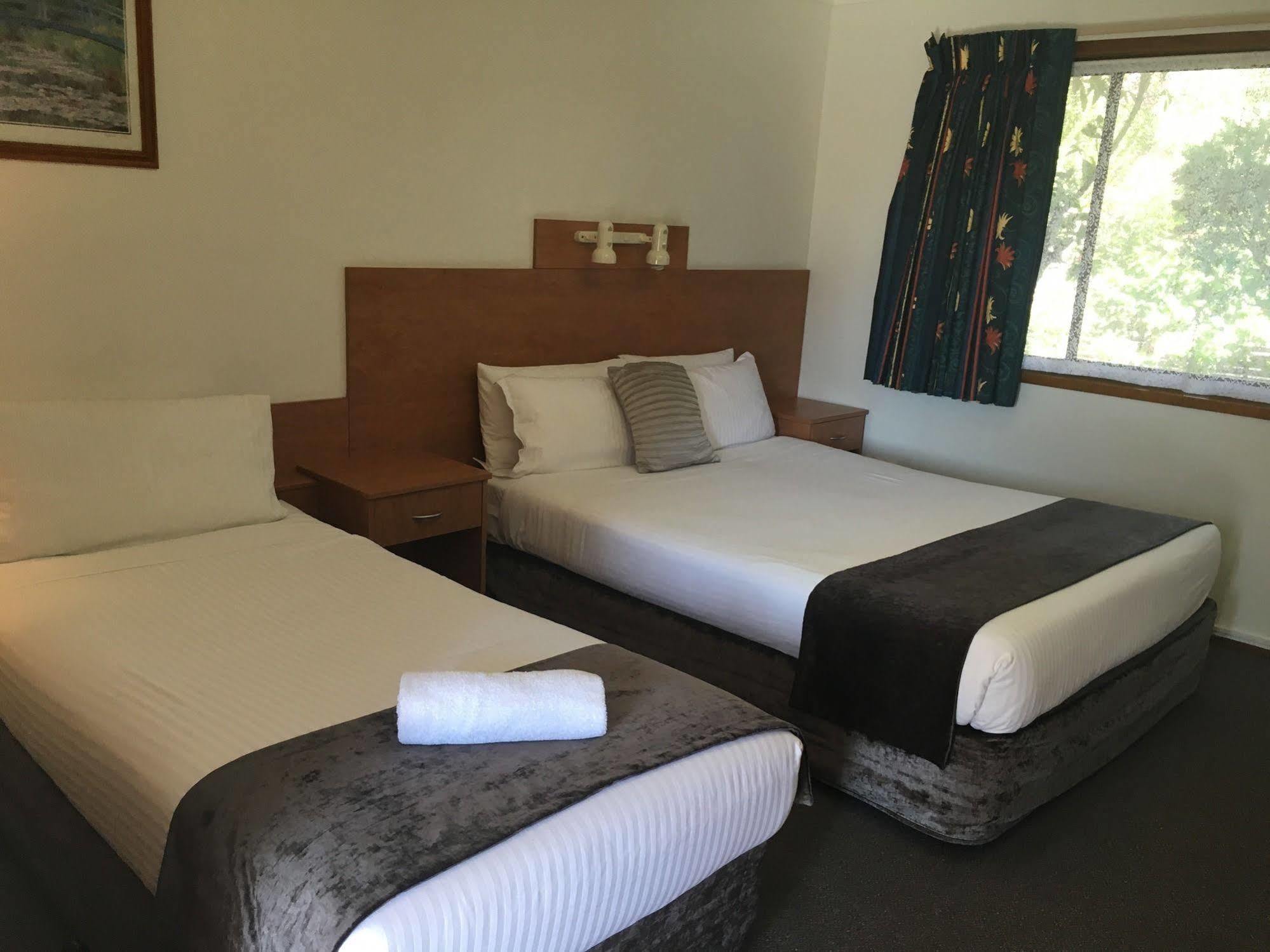 Bridge View Motel Gorokan Ngoại thất bức ảnh